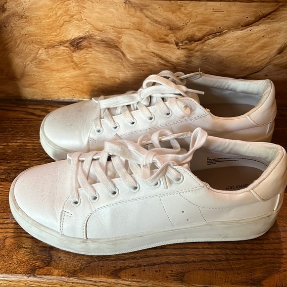 WHITE SNEAKERS - Picture 1 of 6